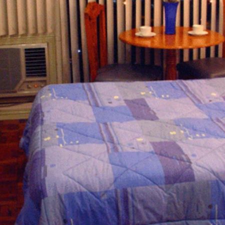 Citadel Inn Makati Макати Экстерьер фото