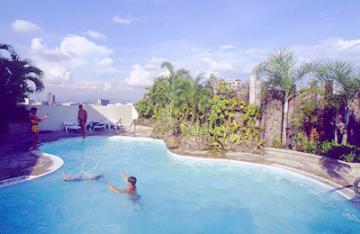 Citadel Inn Makati Макати Экстерьер фото