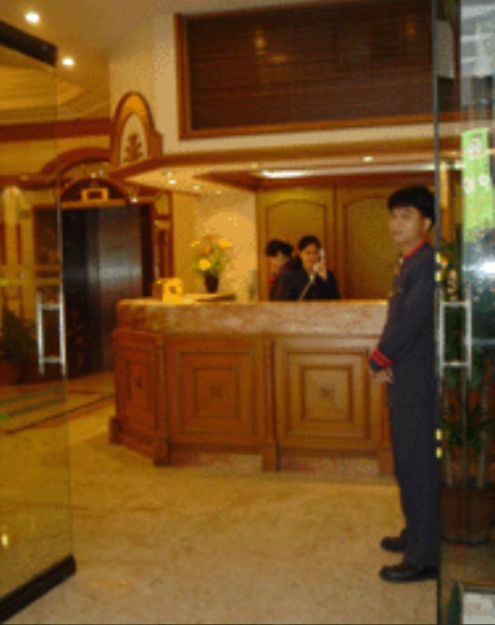 Citadel Inn Makati Макати Экстерьер фото